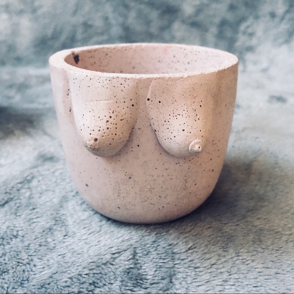 Cold Gold breast pot